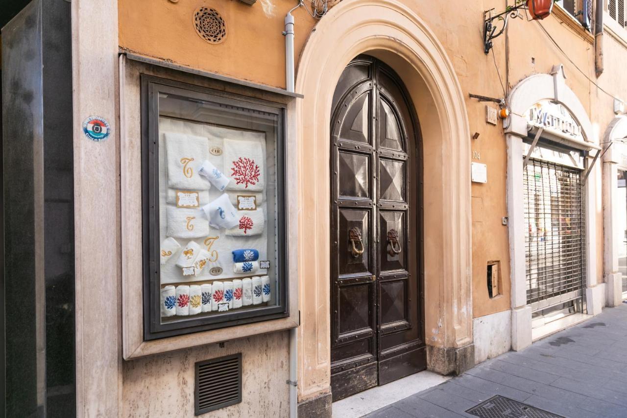The Spanish Steps Extravaganza * Rom
